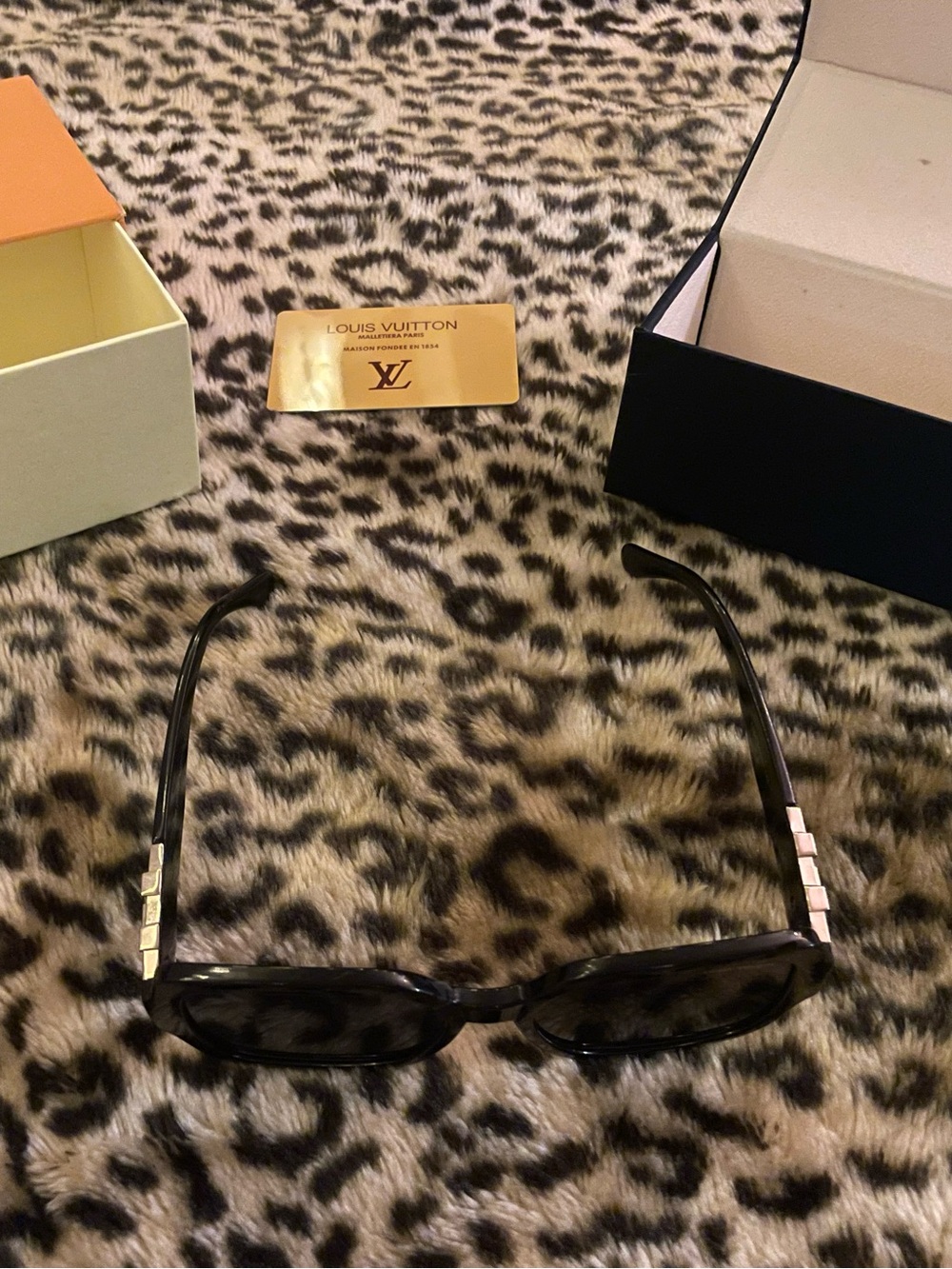 Louis Vuitton Black & Gold Oversized Sunglasses | Includes Boxes | FOR REPAIR